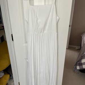 White dress for bridal era